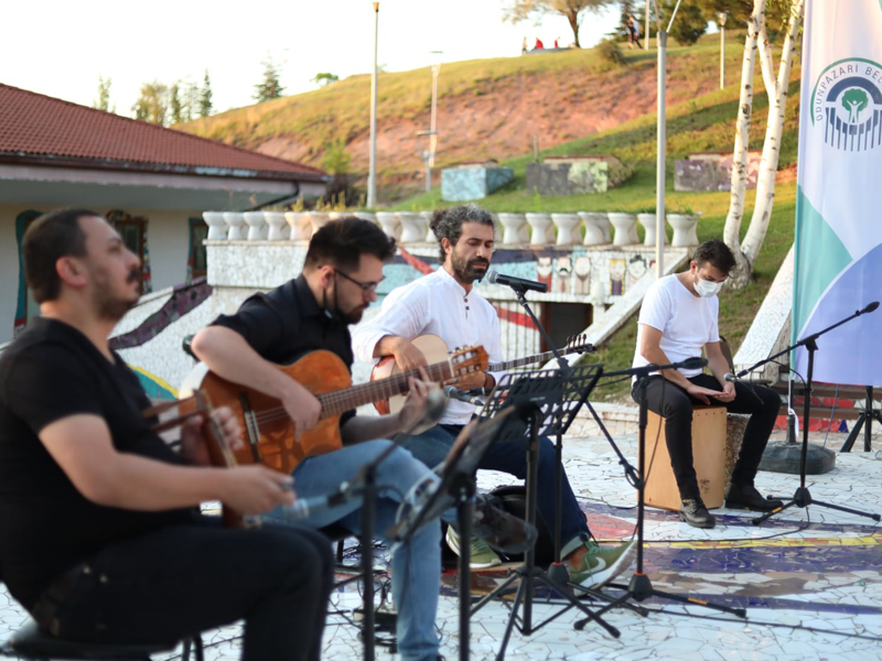 Akşamlar Odunpazarı’nda birlikte güzel