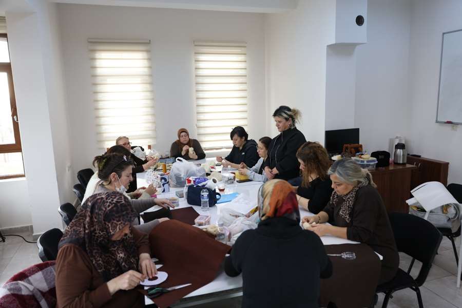 Atık kumaşlar sanata dönüşüyor