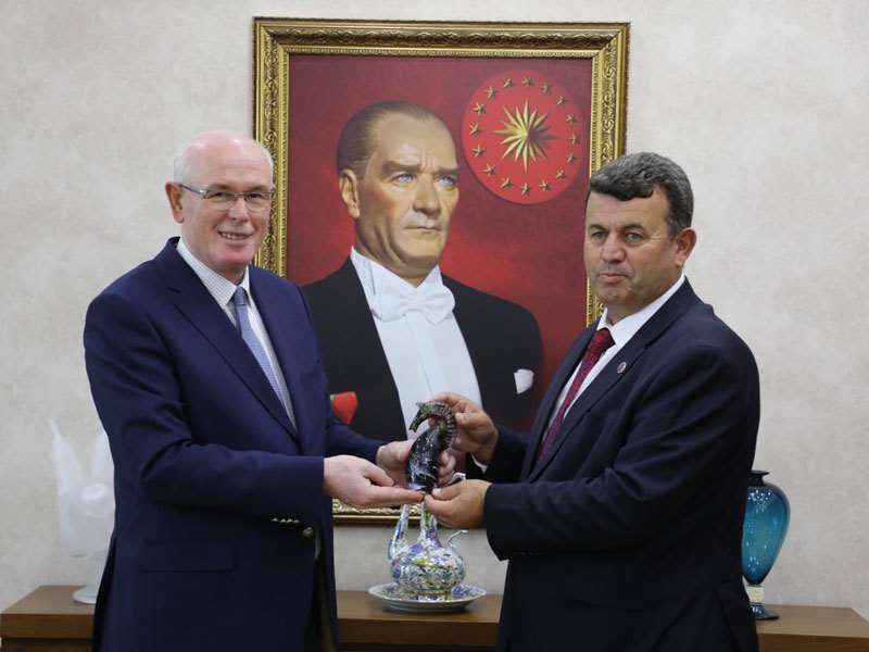 Bahadın Belediye Başkanı Yurtseven Bozdemir’den Kazım Kurt’a ziyaret