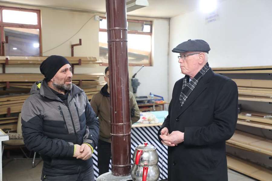 Başkan Kazım Kurt 71 Evler Mahallesinde esnafı ziyaret etti