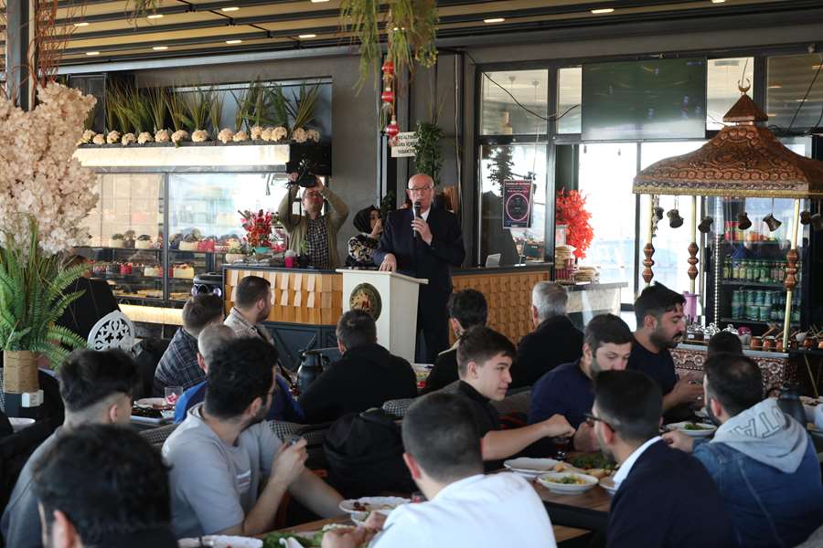 Başkan Kurt: “5 yılda 10 halı saha ve spor kompleksi yaptık”