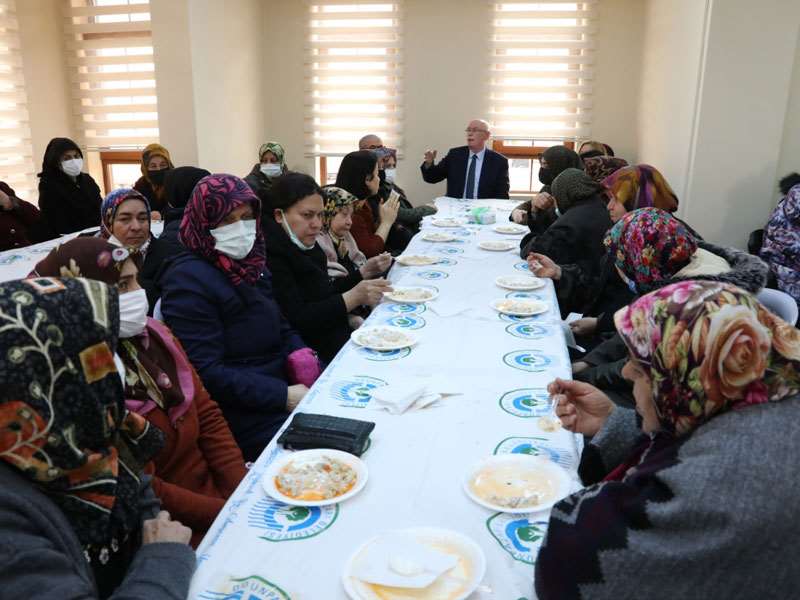 Başkan Kurt 71 Evler Mahallesinde kadınlarla buluştu