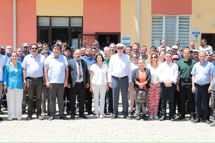 Başkan Kurt, belediye çalışanları ile bayramlaştı