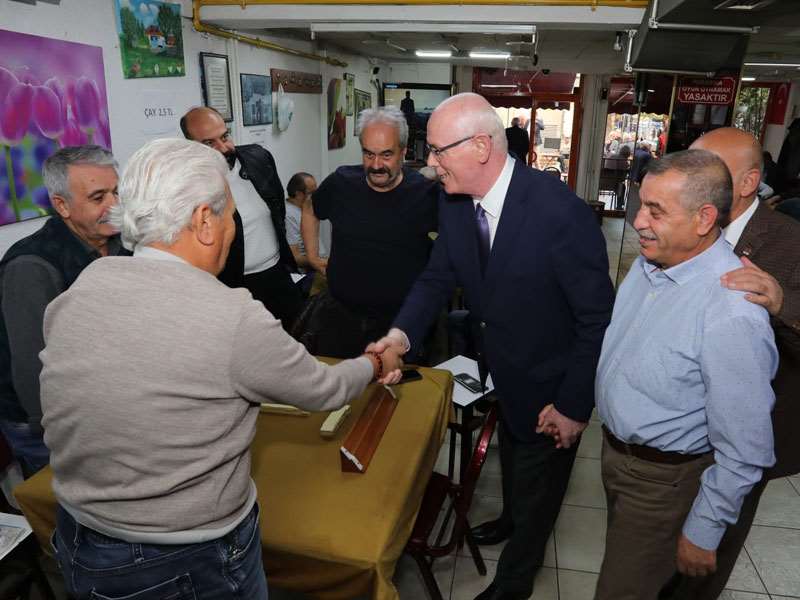 Başkan Kurt Hamamyolu esnafını ziyaret etti