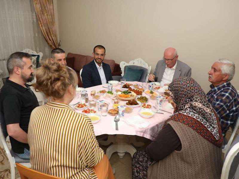 Başkan Kurt iftarda Taşyürek ailesinin misafiri oldu