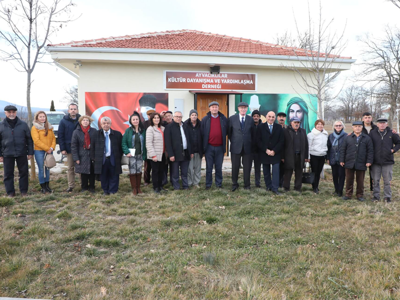 Başkan Kurt kırsal mahalleleri geziyor