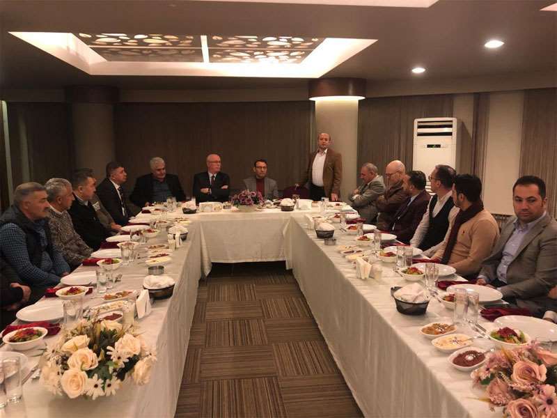 Başkan Kurt müteahhitlerle bir araya geldi