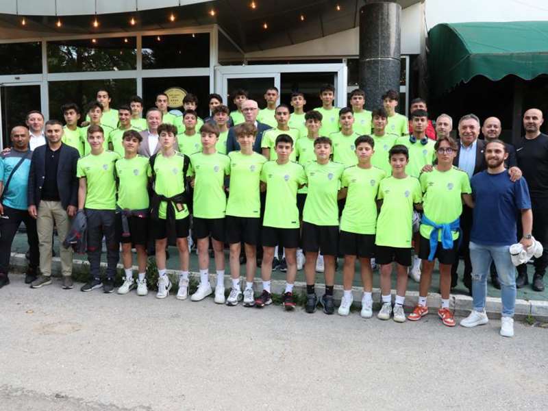 Başkan Kurt, OdunpazarıSpor’un şampiyonları ile buluştu