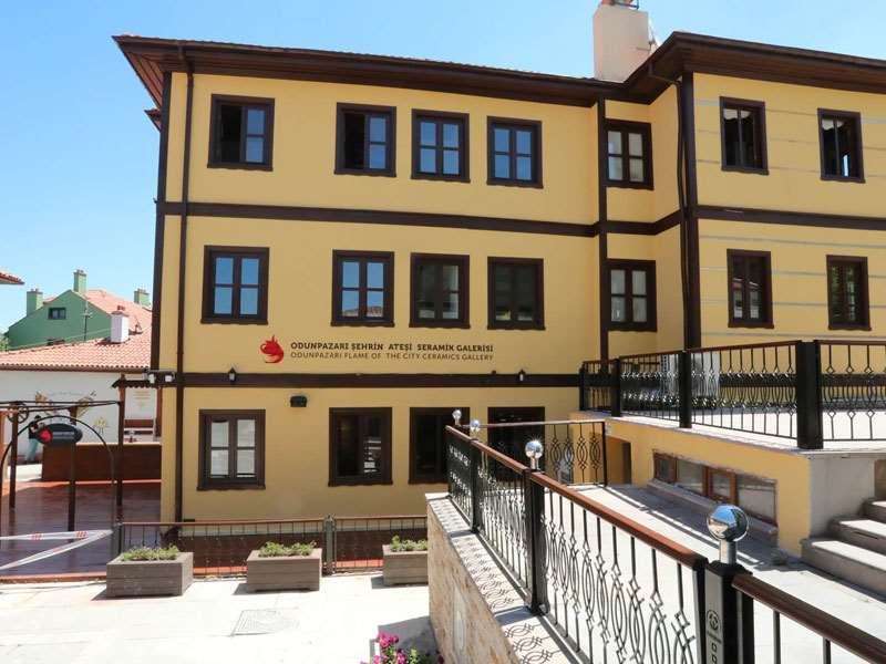 Başkan Kurt talimat verdi Odunpazarı’na Seramik Galerisi açılıyor