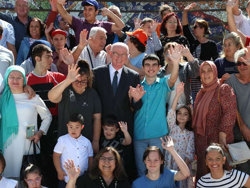 Başkan Kurt’tan özel gereksinimli çocukların ailelerine çağrı: “Buranın yönetimini birlikte ele alalım”