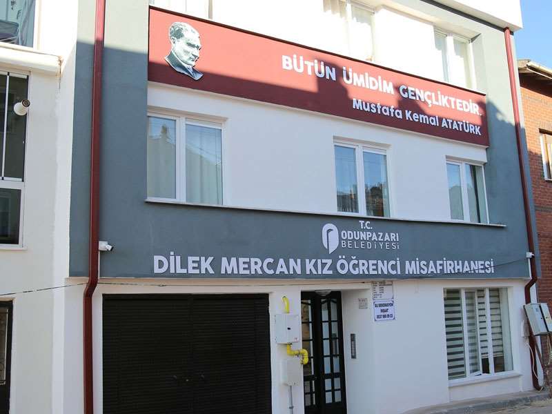 Başkan Kurt’tan üniversite öğrencilerine barınma desteği