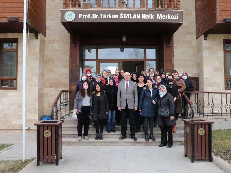 Başkan Kurt Vadişehir Mahallesinde kadınlarla buluştu