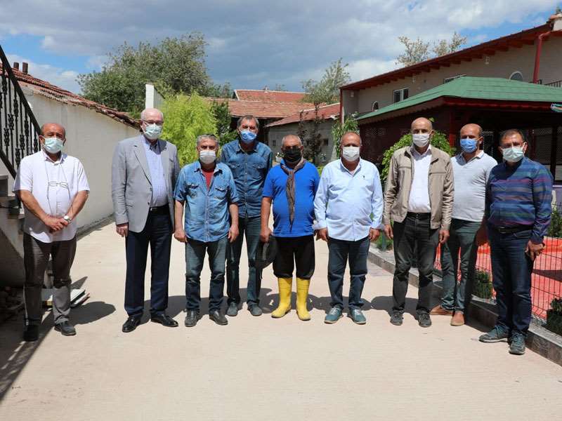 Başkan Kurt vatandaşlarla bir araya gelmeye devam ediyor