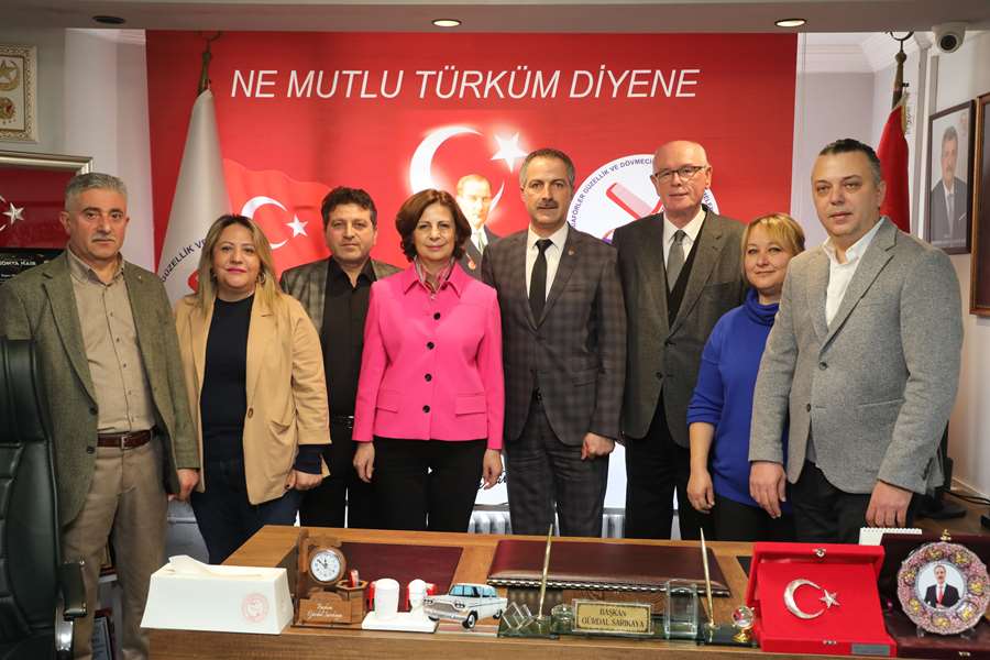 Başkan Kurt ve Ünlüce Kuaförler Odasını ziyaret etti