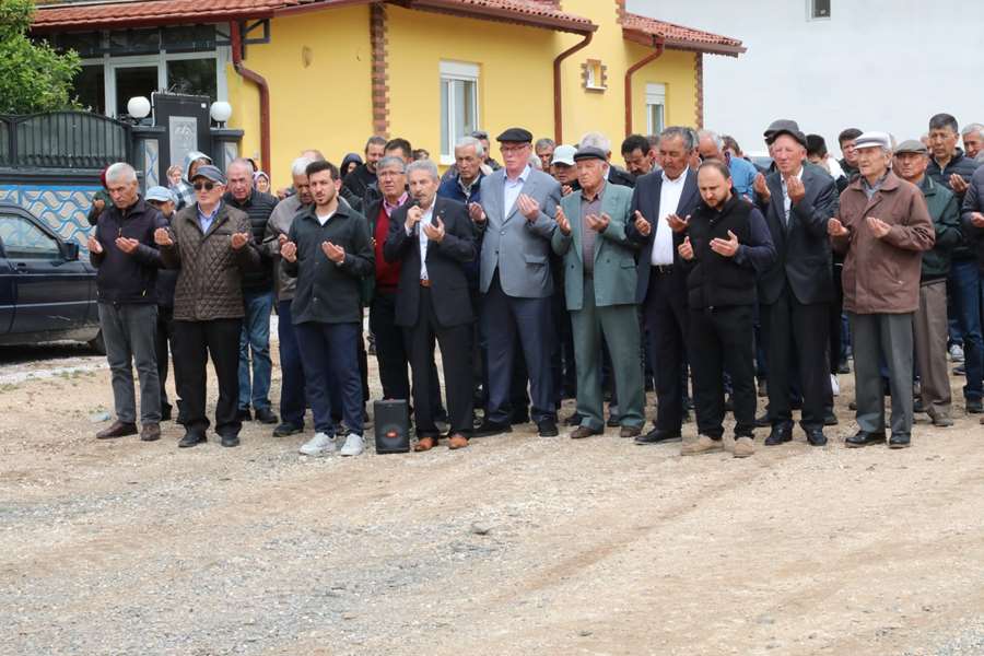 Başkan Kurt Yenikent ve Kalkanlı mahallesindeki yağmur dualarına katıldı