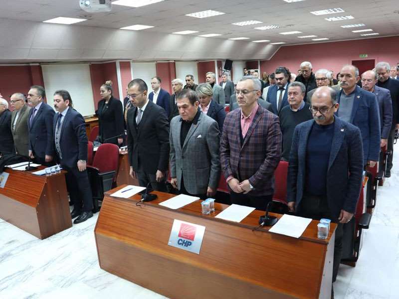 Depremde hayatını kaybedenler için saygı duruşunda bulundular