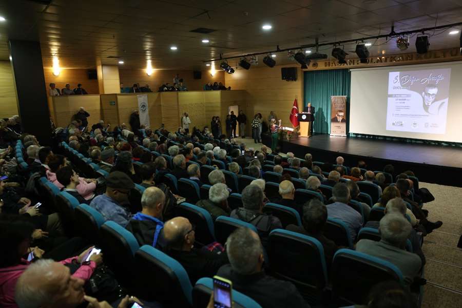 Doğan Avcıoğlu Ödülleri başvuruları 30 Eylül’e kadar uzatıldı