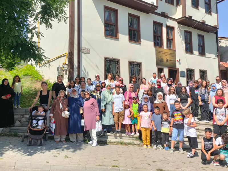 Emek Gençlik Merkezi öğrencileri Tarihi Odunpazarı Bölgesini gezdi