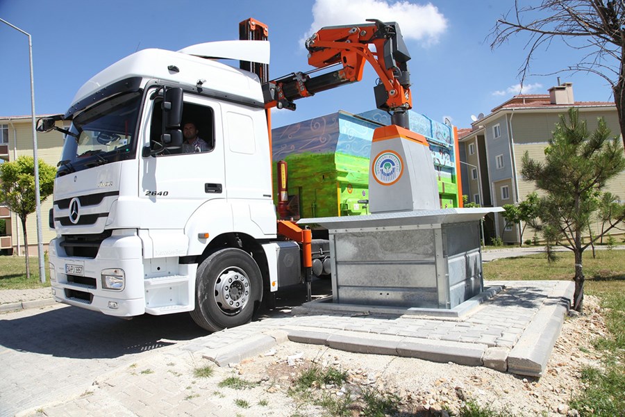 Eskişehir's Fırst Underground Waste Contaıners