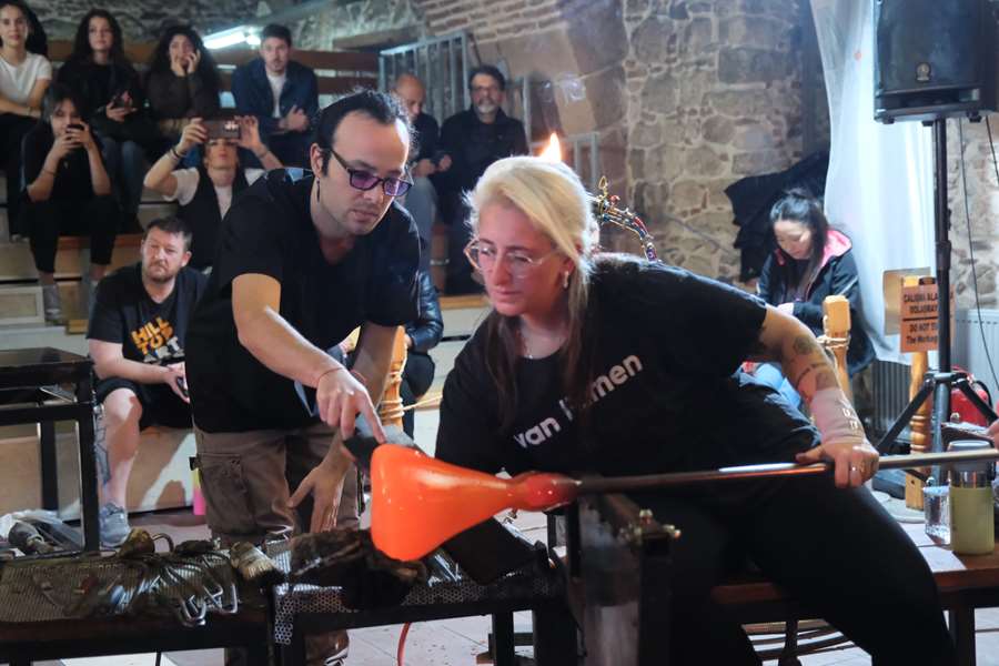 Festivaller ikinci günü geride bıraktı 