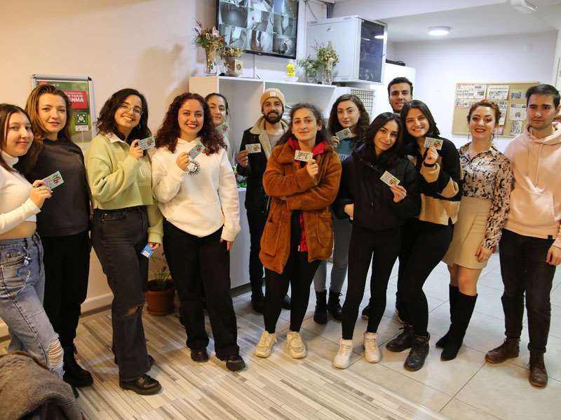 Gençler: “Çok anlamlı ve özel bir hediye”