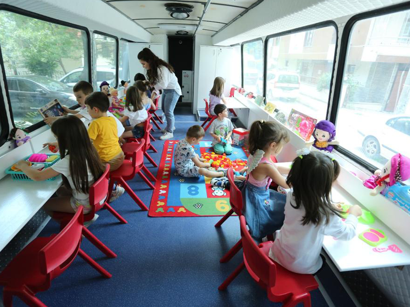 Gezici Oyun Evi pazarlarda görev yapmaya başladı