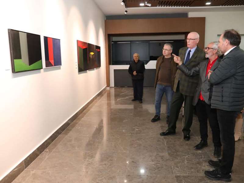Hüsnü Dokak Resim Sergisi sanatseverlerden tam not aldı