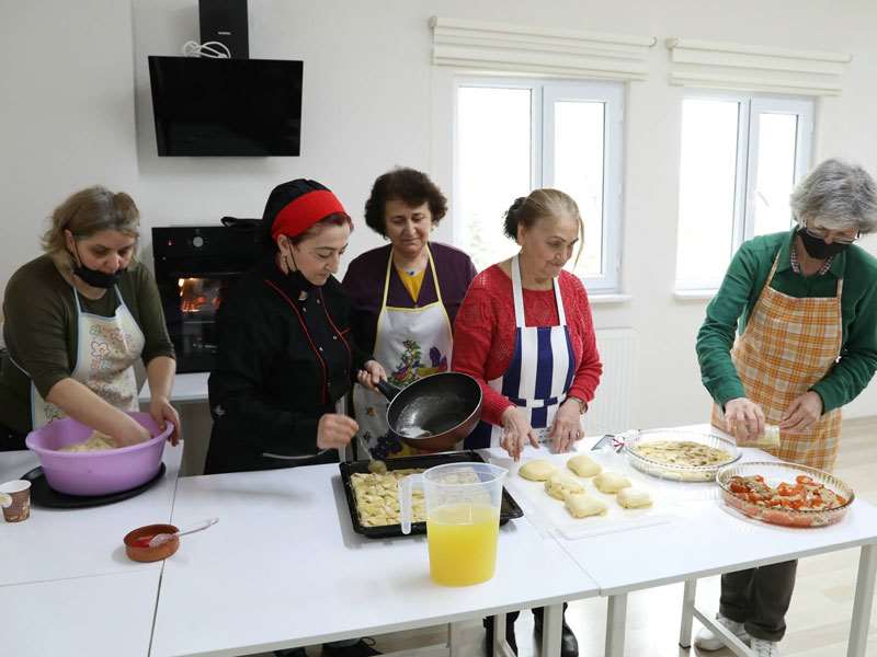 İftar yemekleri Odunpazarı’nın pastacılık atölyesinden