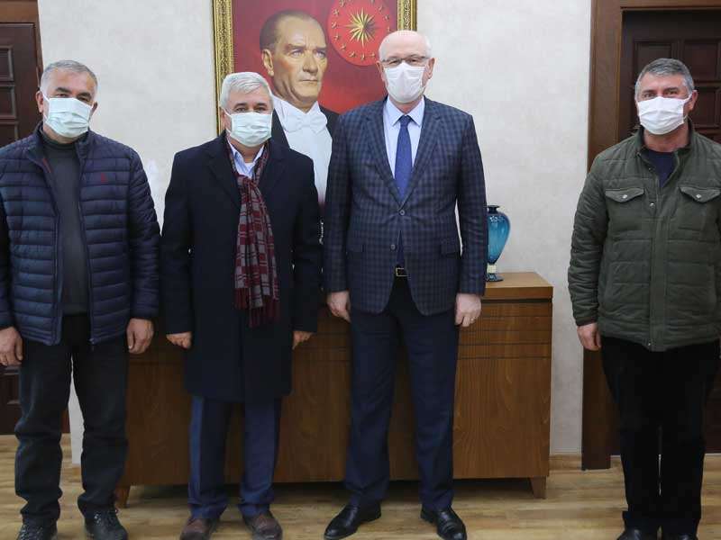 İzmir’de yaşayan Eskişehirlilerden Başkan Kurt’a ziyaret
