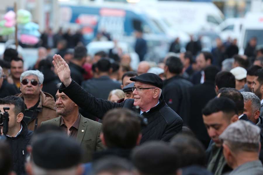 Kazım Kurt: “Biz yoksulun yanındayız”