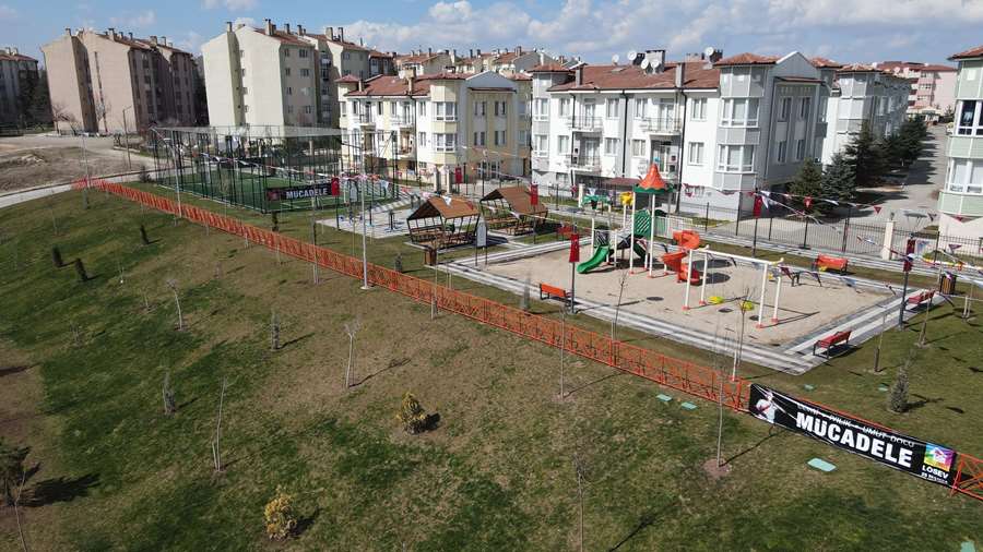 Kazım Kurt lösemili ve onko çocukları yaşatmak için Çankaya Mahallesi’ne park yaptı