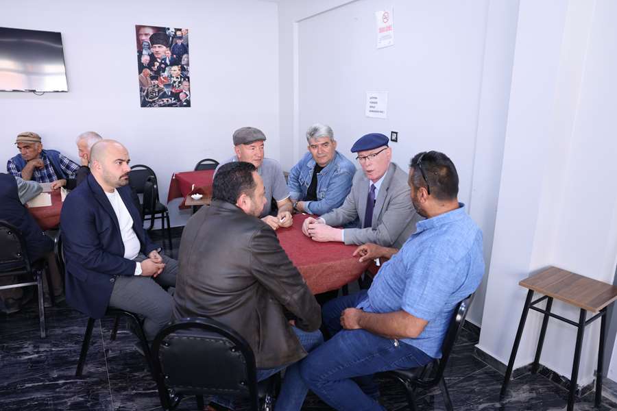 Kazım Kurt: “Pazarda umut da var, dert de… Halk erken seçim istiyor!”