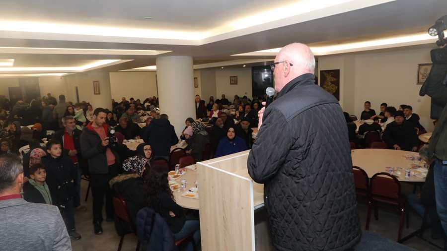 Kazım Kurt ve Ünlüce iftarda Orhangazi sakinleri ile buluştu