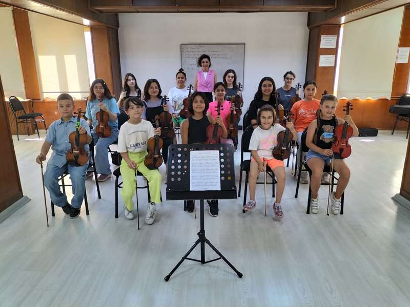 Keman Atölyesinde çalışmalar devam ediyor