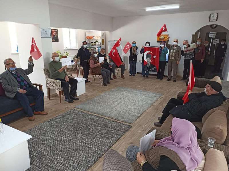 Koca Çınarlar 18 Mart kahramanlarını andı