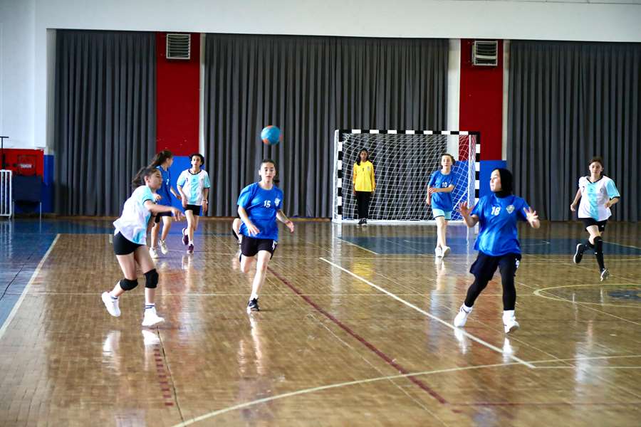 Minikler Hentbol Turnuvası’nda kazanan dostluk oldu