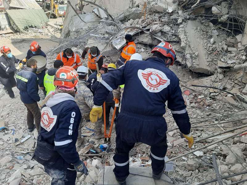OBAK 17 kişiyi enkaz altından kurtardı