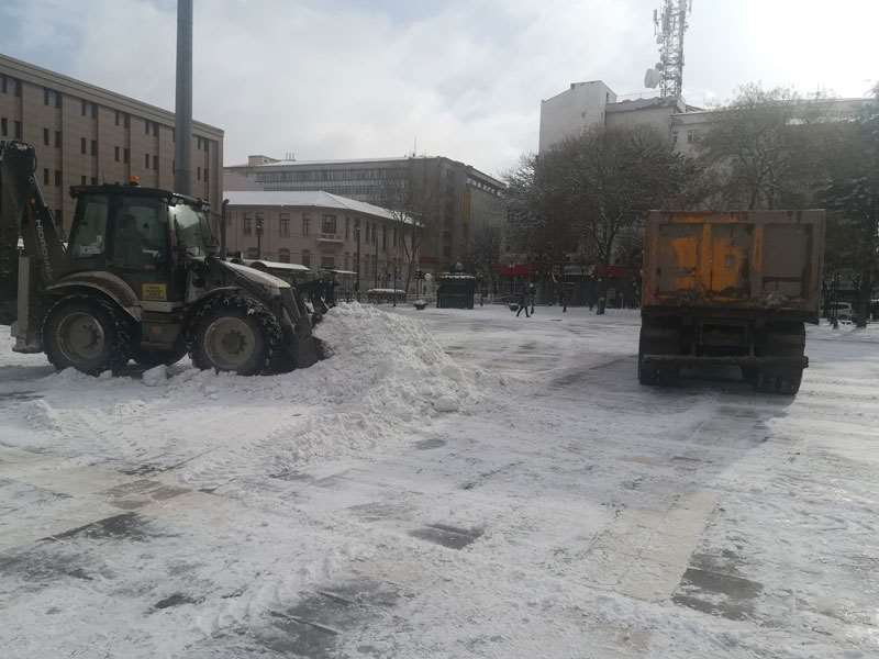 Odunpazarı 24 saat kar ve buzlanmayla mücadele ediyor