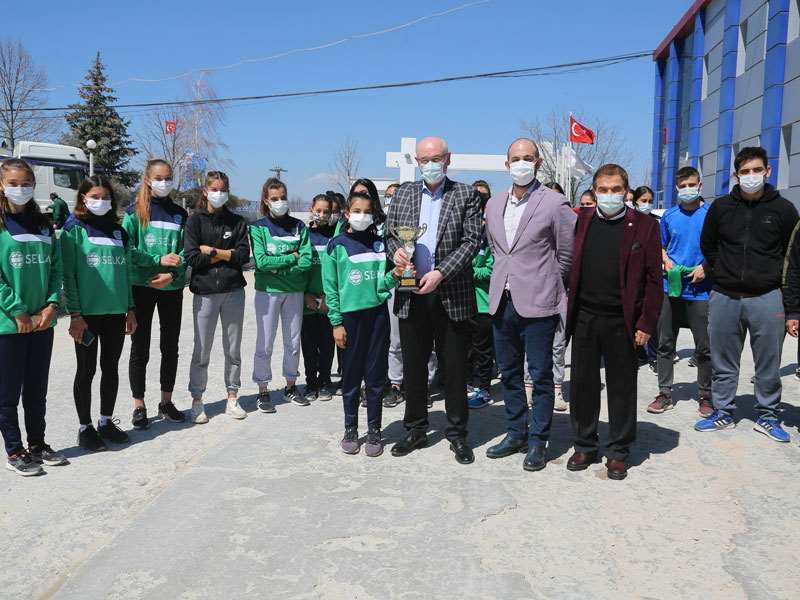 Odunpazarı Atletizm Takımından Selka'ya teşekkür ziyareti