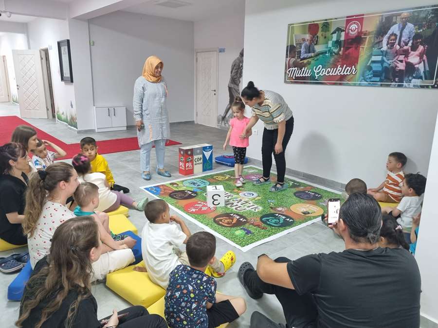 Odunpazarı Belediyesi Ahmet Ara Engelsiz Kreşte çocuklara sıfır atık ve dönüşüm anlattı