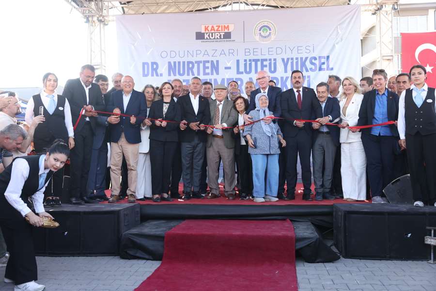 Odunpazarı Belediyesi Alzheimer merkezi Özgür Özel’in katılımıyla açıldı