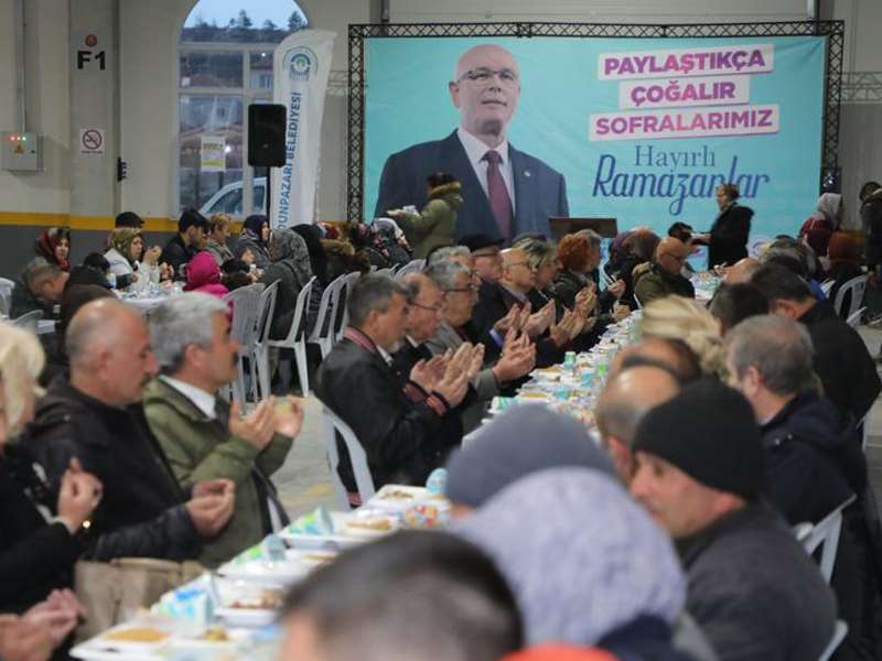Odunpazarı Belediyesi İftar sofrası Mahmudiye’de