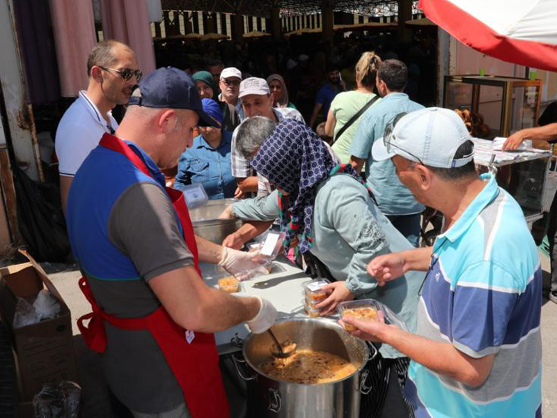 Odunpazarı Belediyesi’nden vatandaşlara aşure ikramı