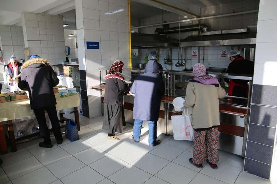 Odunpazarı Belediyesi yılbaşında ihtiyaç sahiplerini unutmadı