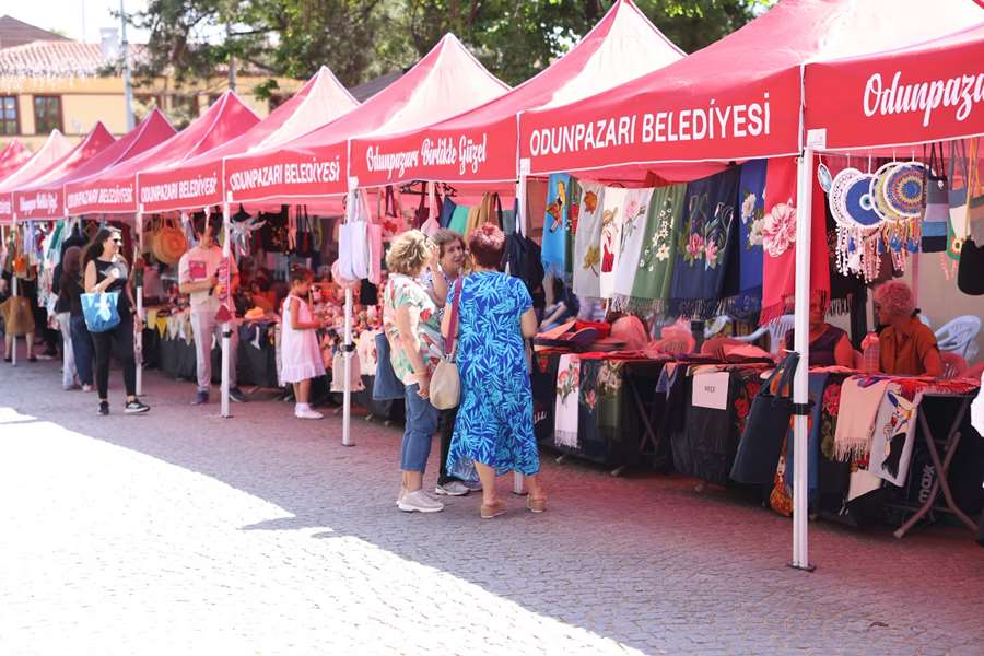 Odunpazarı’nda el emeği ürünler satışa sunuldu
