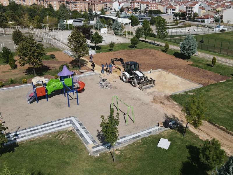 Odunpazarı’nda parklar ve spor alanları yenileniyor