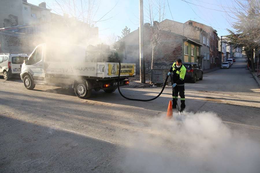 Odunpazarı’nda rögar ve kanalizasyonlarda kışlak mücadelesi devam ediyor