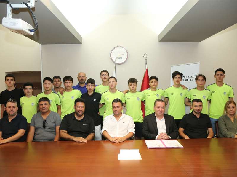 Odunpazarı’ndan 26 futbolcu Global Spor’a transfer oldu