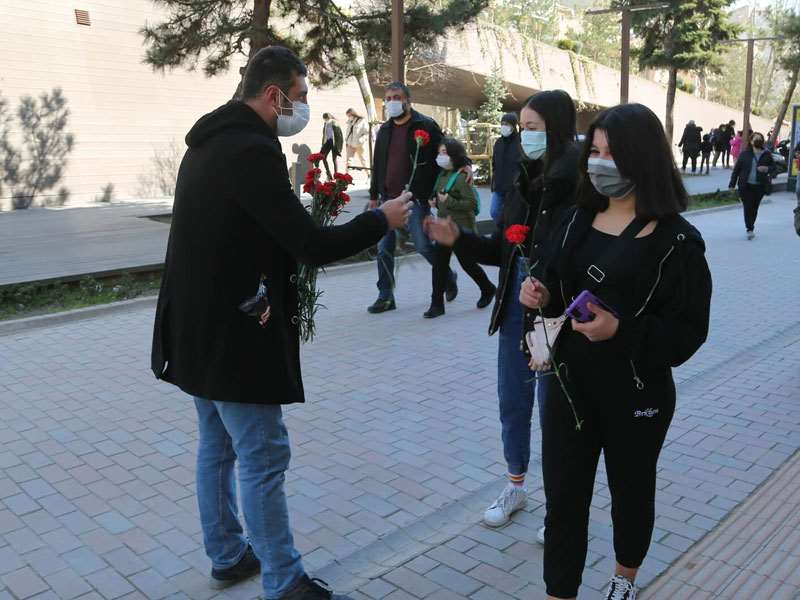Odunpazarı’ndan karanfilli kutlama