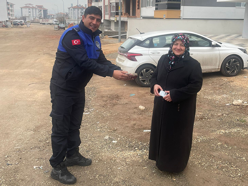 Odunpazarı zabıta ekiplerinden örnek davranış